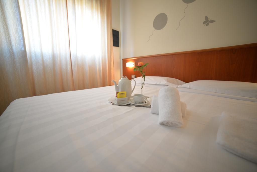 Leonardo Hotel Parma Bagian luar foto