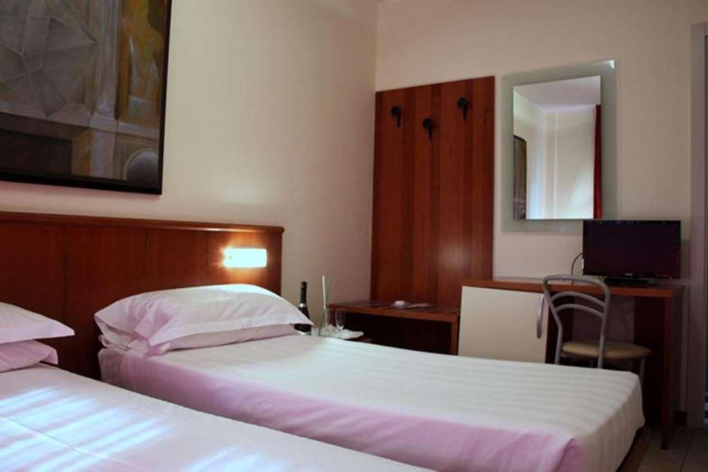 Leonardo Hotel Parma Ruang foto